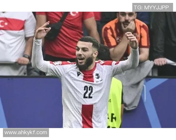 瑞典足球明星米卡夫的辉煌历程与对足球的热爱之旅 瑞典足球明星米卡夫的辉煌历程与对足球的热爱之旅