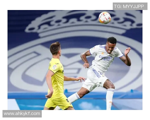 足球明星门帘布遮挡的背后故事与时尚潮流的碰撞分析 足球明星门帘布遮挡的背后故事与时尚潮流的碰撞分析