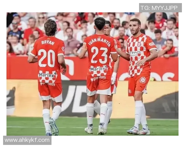 足球明星齐聚宁波激情拍摄足球盛宴引发热议 足球明星齐聚宁波激情拍摄足球盛宴引发热议